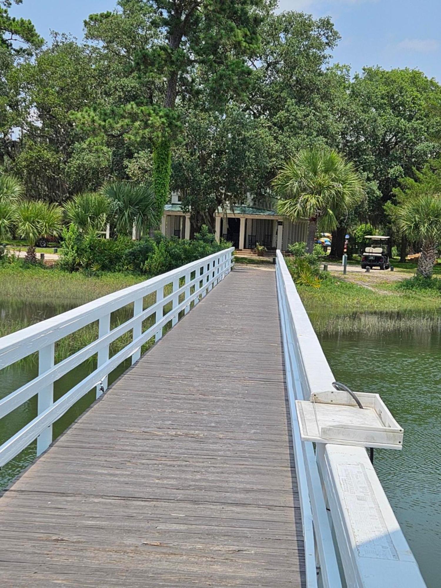 Low Country Cottage In Beautiful Habersham ビューフォート エクステリア 写真